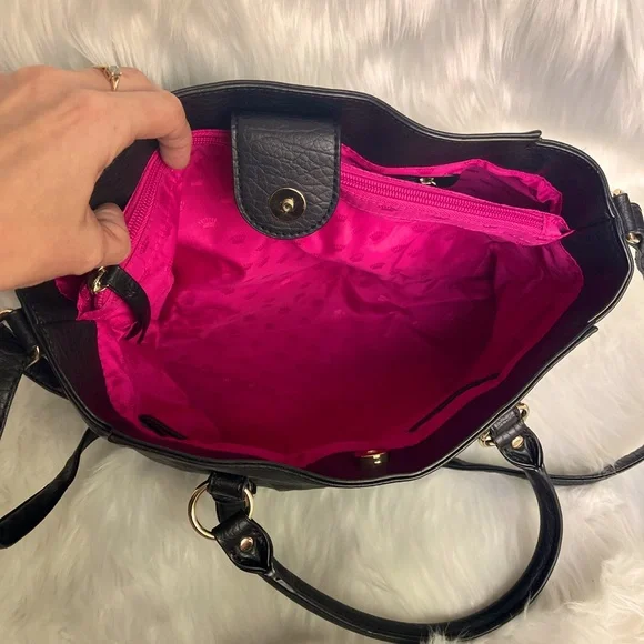 JUICY COUTURE Black adjustable Crossbody/shoulder Bag and bag charm NWOT - Picture 9 of 13